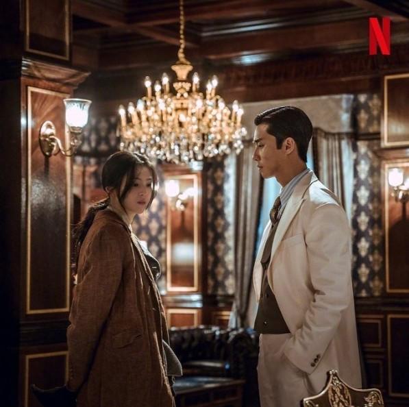 朴叙俊&韩素希两人主演的全新电影《京城生物》杀青将于上半年上映