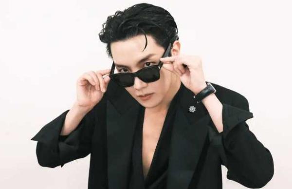 J-HOPE独自在机场迷路！没有保镳粉丝傻眼：不顾安全？
