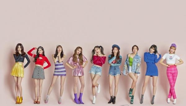 TWICE将于明年1月公开英文新单曲，3月发行第12张迷你专辑