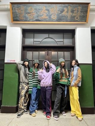 韩国女团NewJeans2日将发布首张单曲唱片《OMG》