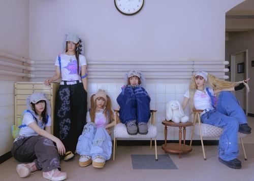 NewJeans单曲辑《OMG》首周销量突破70万张